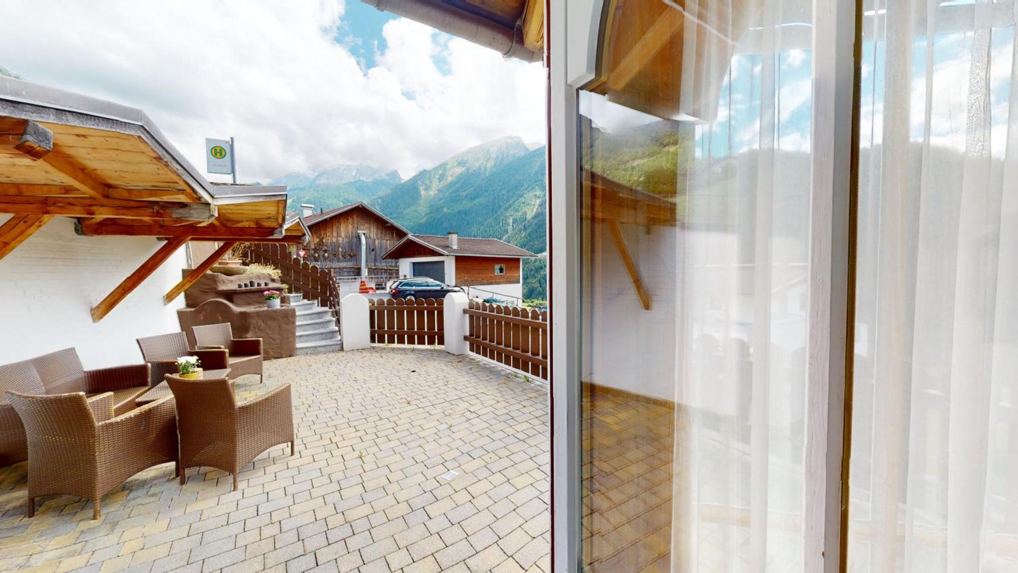 Pitztal Living Aparthotel Jerzens Exterior photo