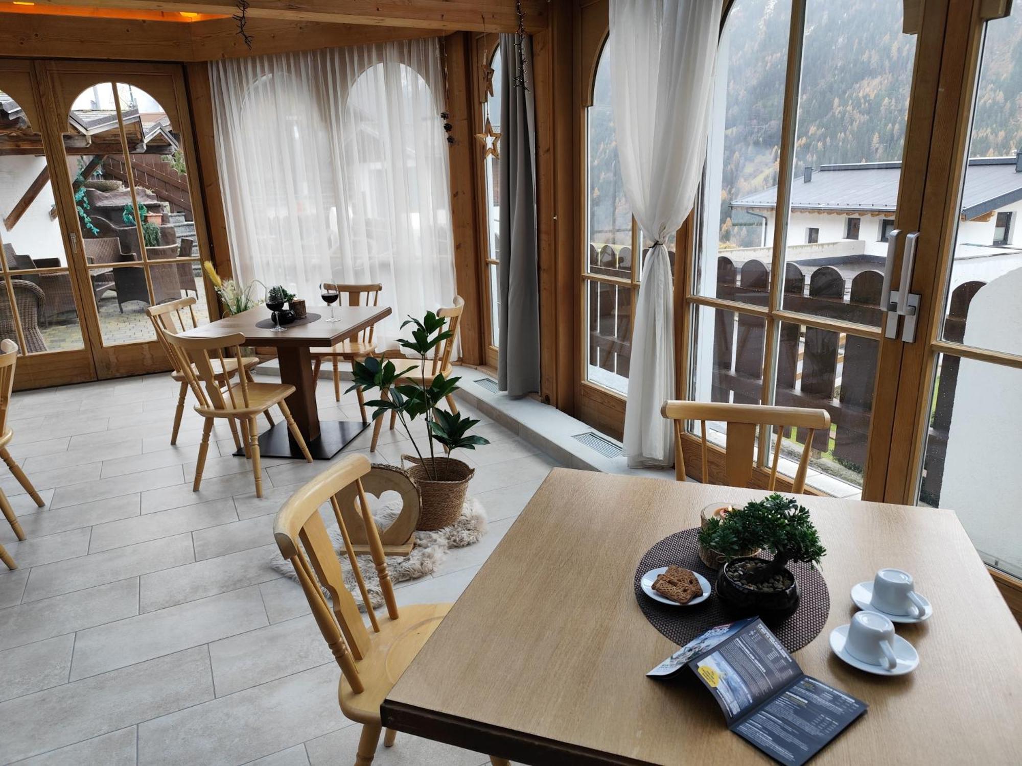 Pitztal Living Aparthotel Jerzens Exterior photo